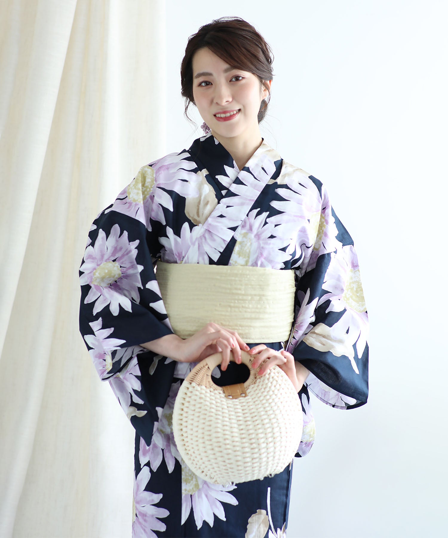 Floral Cotton Yukata 4-Piece Set: Yukata, Hecho Obi, Geta, Hair Ornament