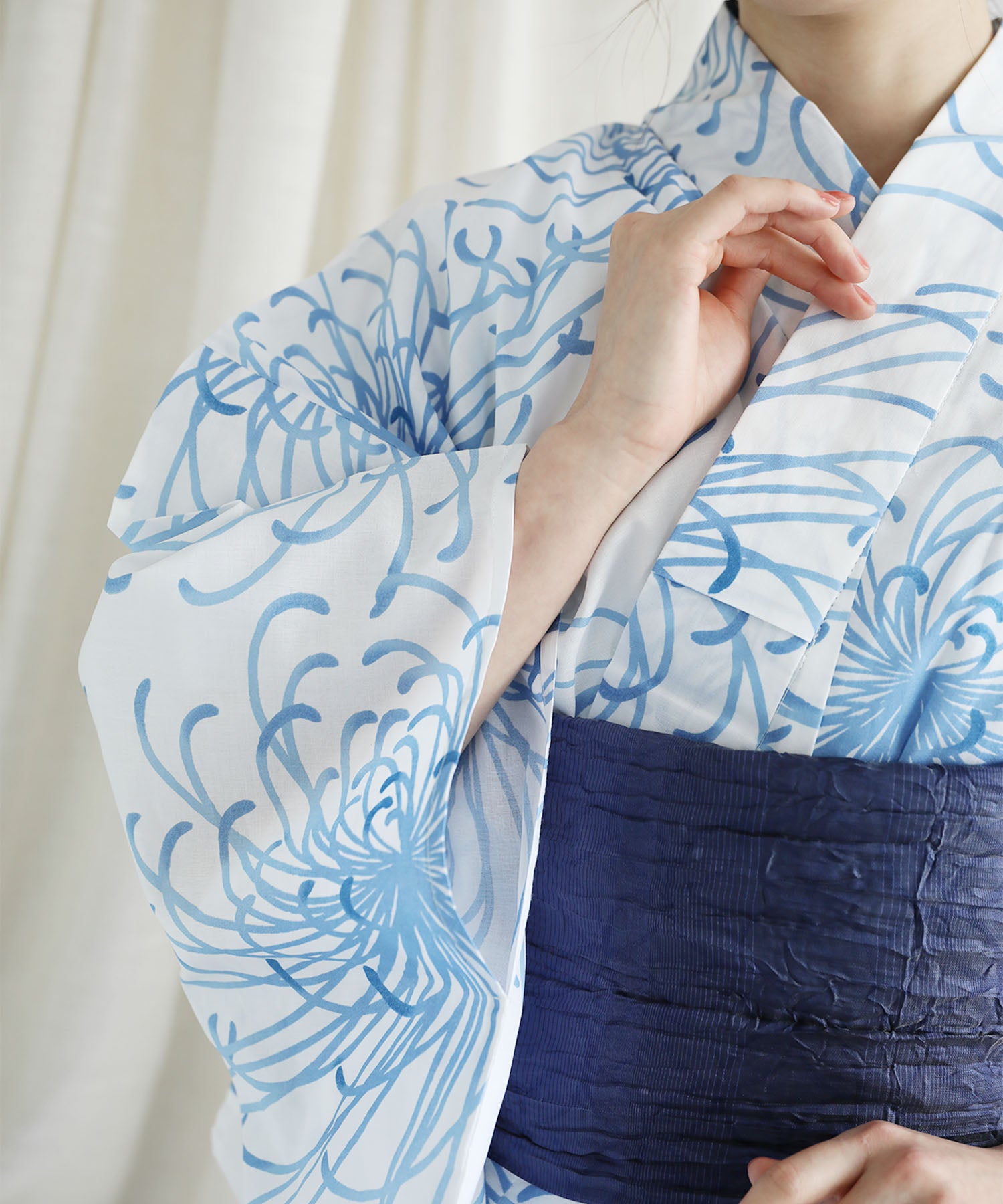 花模様コットン浴衣4点セット ゆかた・へこ帯・下駄・髪飾り