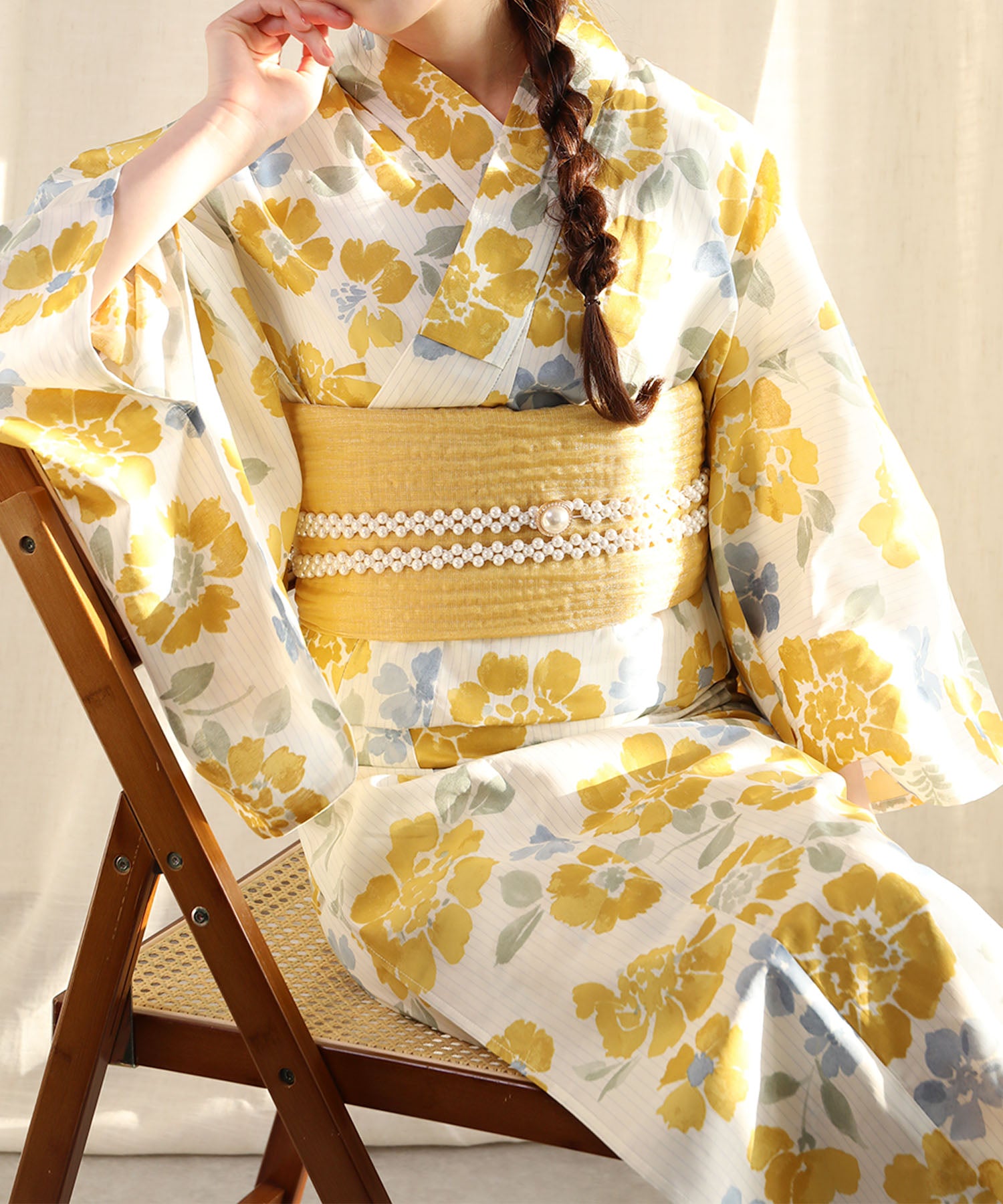 Floral Cotton Yukata 4-Piece Set: Yukata, Hecho Obi, Geta, Hair Ornament