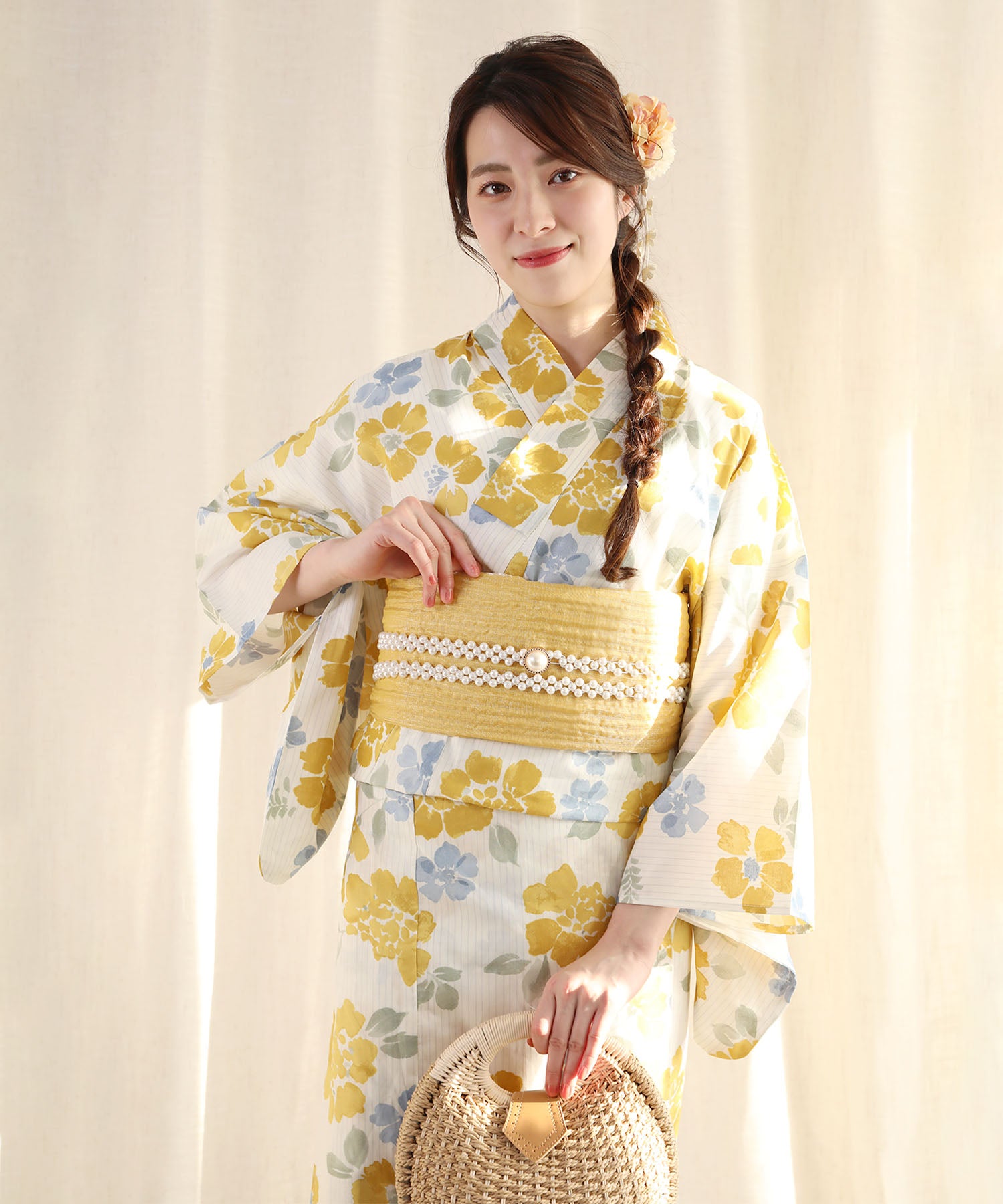 Floral Cotton Yukata 4-Piece Set: Yukata, Hecho Obi, Geta, Hair Ornament