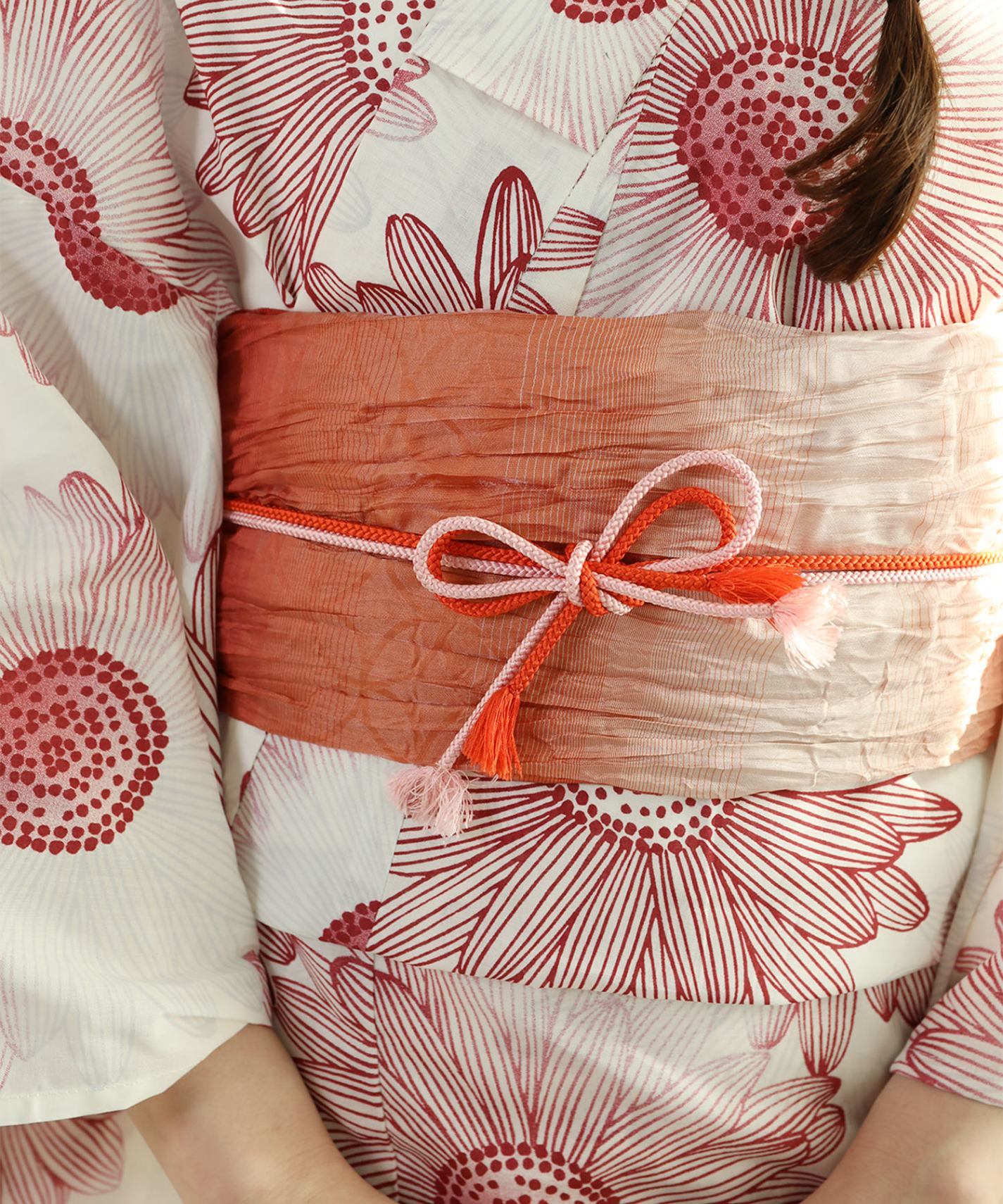 Floral Cotton Yukata 4-Piece Set: Yukata, Hecho Obi, Geta, Hair Ornament