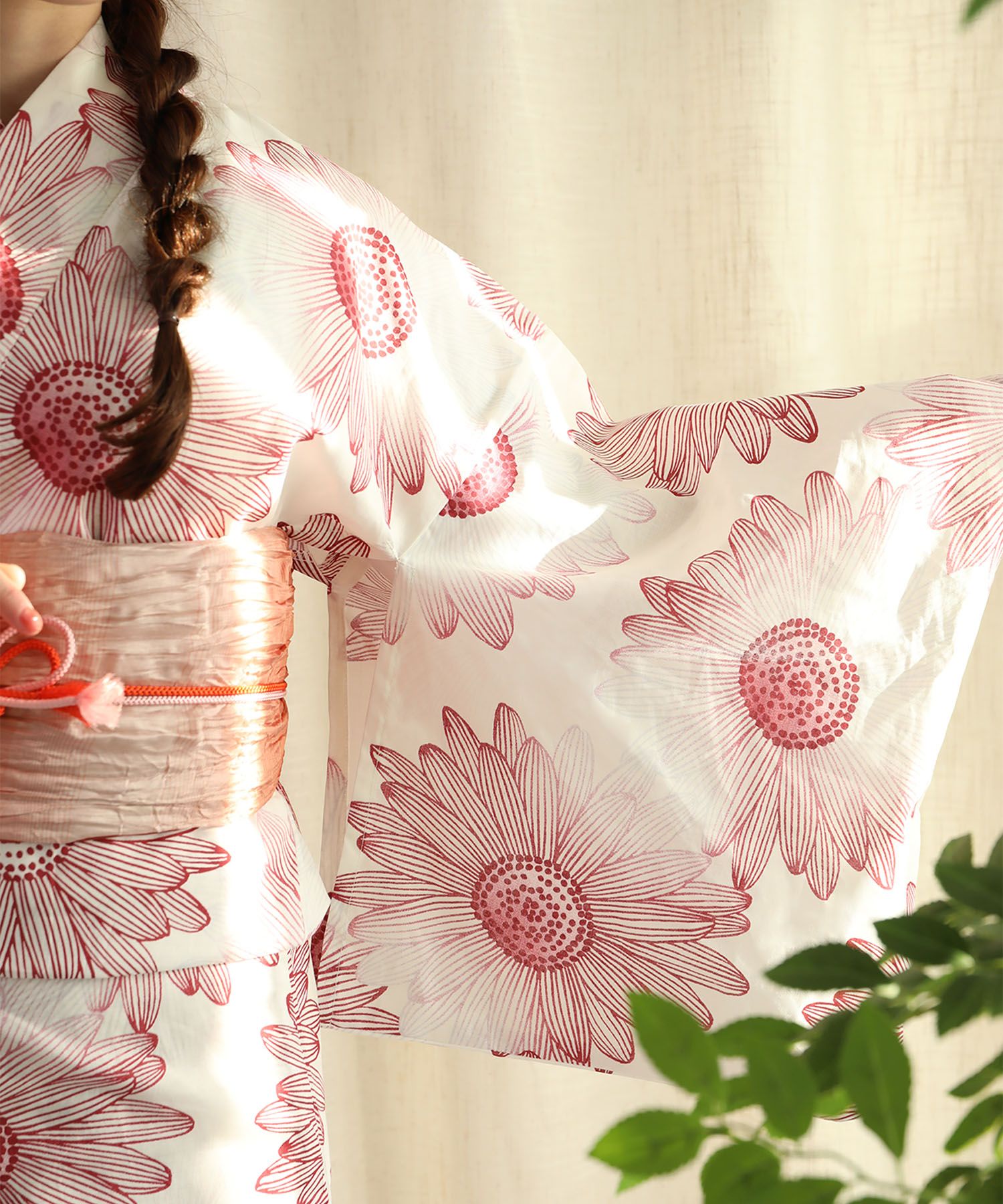 Floral Cotton Yukata 4-Piece Set: Yukata, Hecho Obi, Geta, Hair Ornament