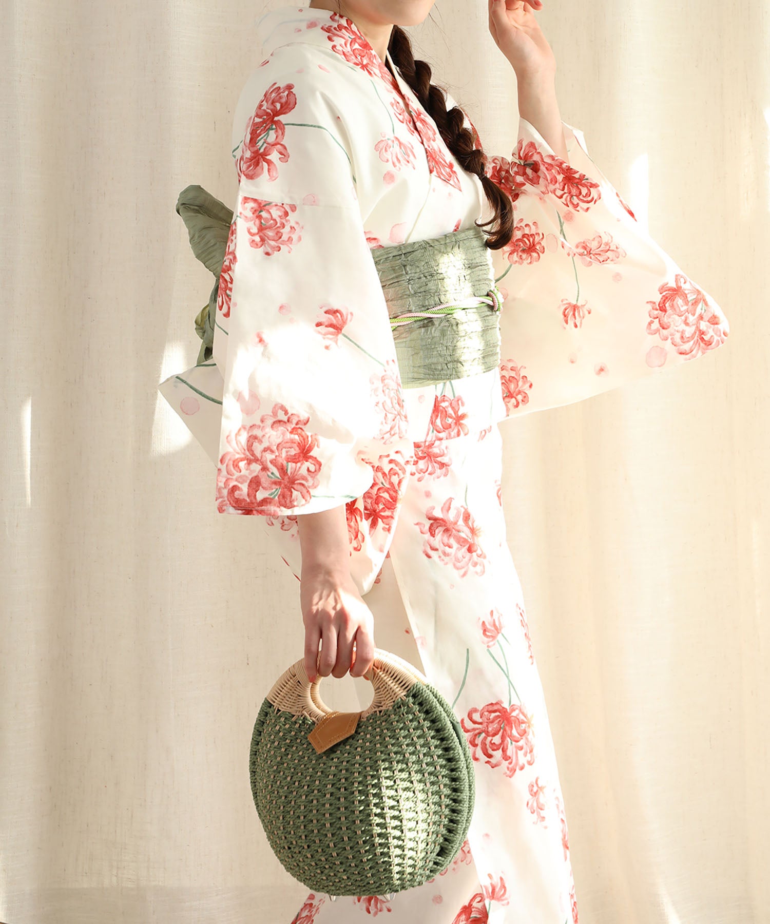 Floral Cotton Yukata 4-Piece Set: Yukata, Hecho Obi, Geta, Hair Ornament
