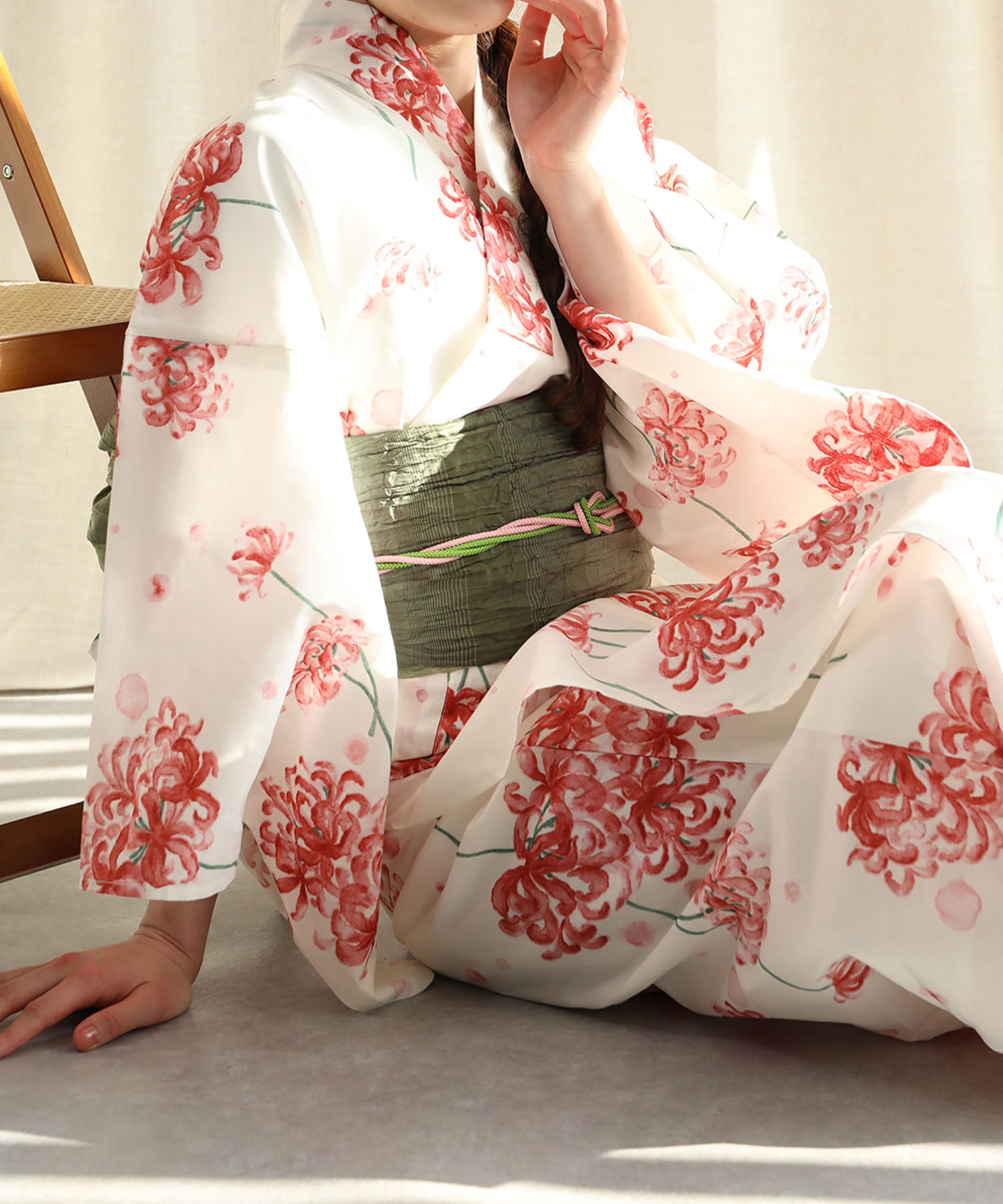 Floral Cotton Yukata 4-Piece Set: Yukata, Hecho Obi, Geta, Hair Ornament