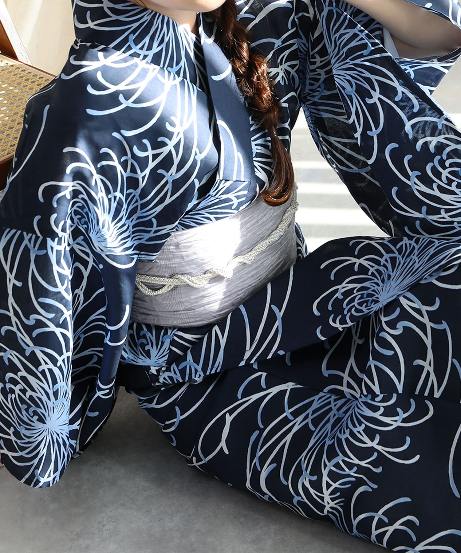 Floral Cotton Yukata 4-Piece Set: Yukata, Hecho Obi, Geta, Hair Ornament