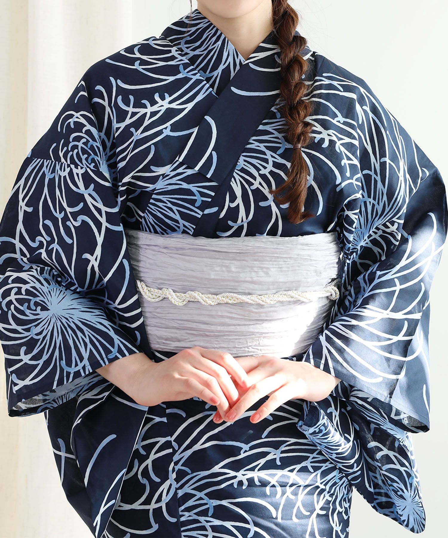 花模様コットン浴衣4点セット ゆかた・へこ帯・下駄・髪飾り