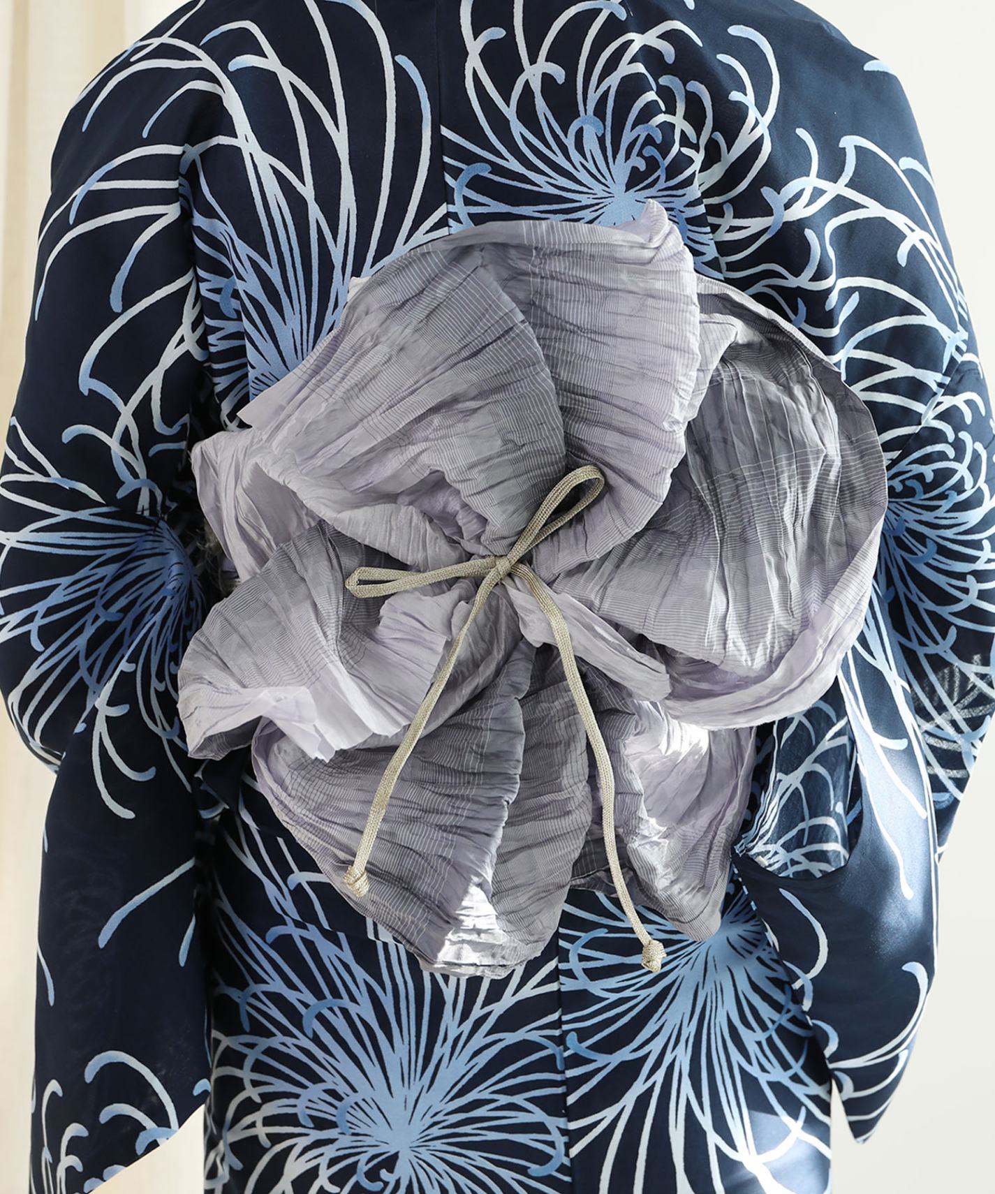 Floral Cotton Yukata 4-Piece Set: Yukata, Hecho Obi, Geta, Hair Ornament