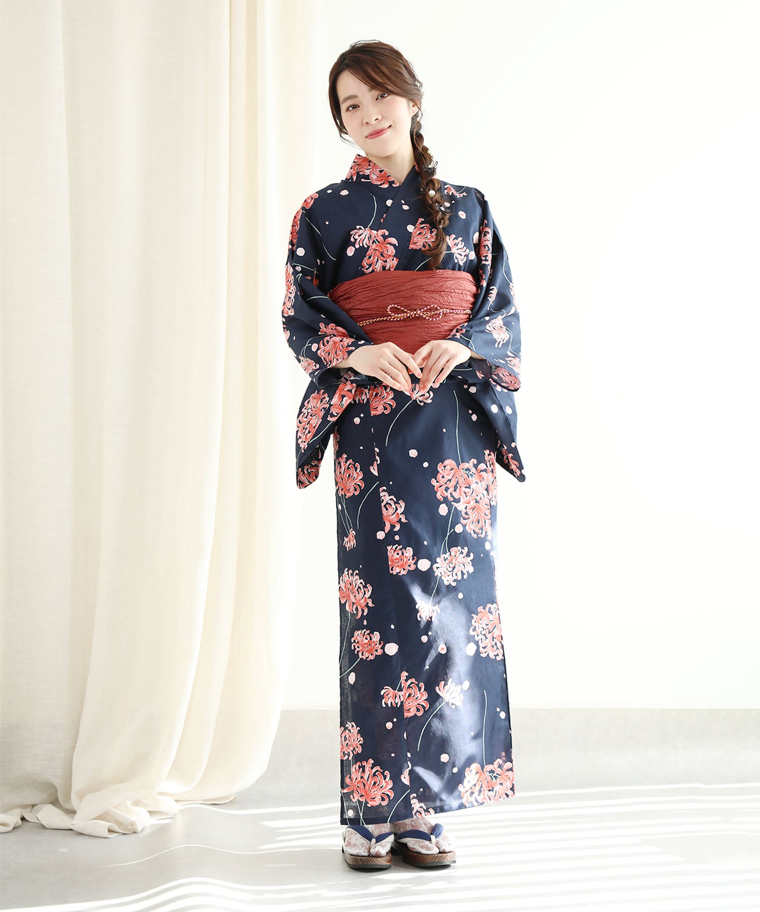 Floral Cotton Yukata 4-Piece Set: Yukata, Hecho Obi, Geta, Hair Ornament