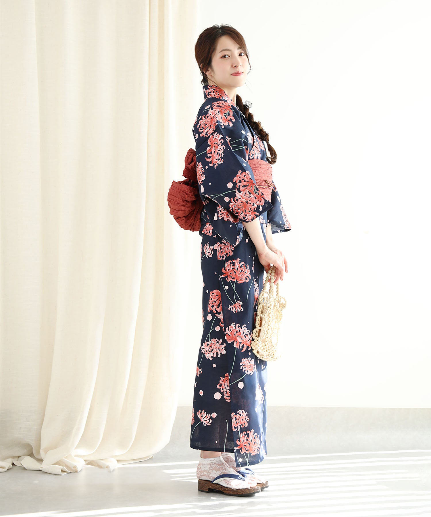 Floral Cotton Yukata 4-Piece Set: Yukata, Hecho Obi, Geta, Hair Ornament
