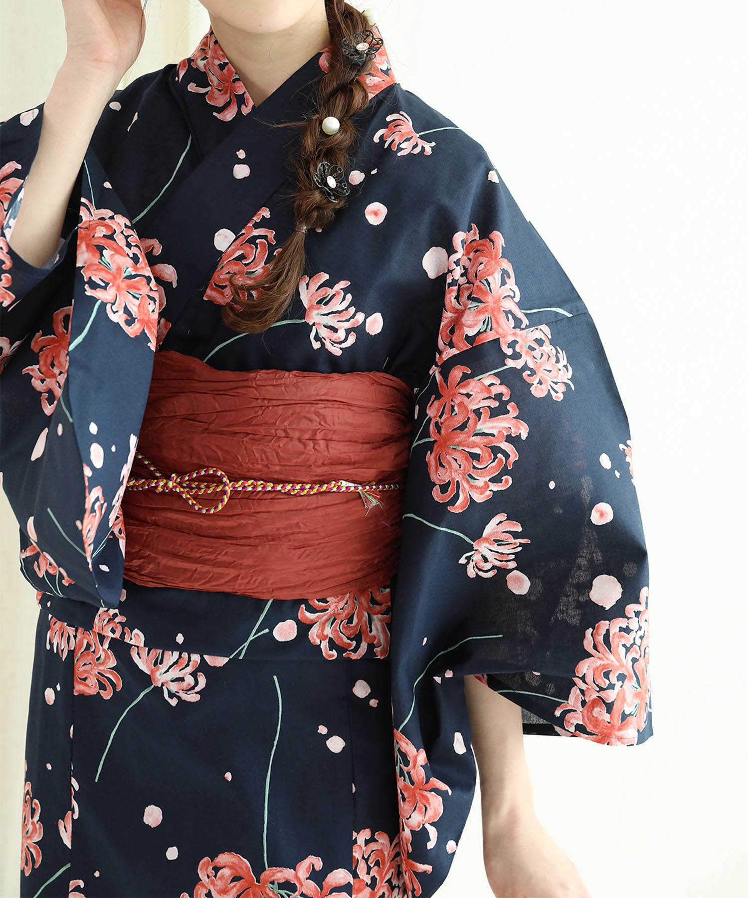 Floral Cotton Yukata 4-Piece Set: Yukata, Hecho Obi, Geta, Hair Ornament