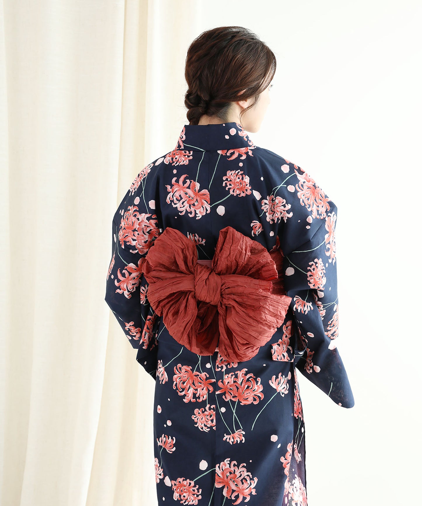 花模様コットン浴衣4点セット ゆかた・へこ帯・下駄・髪飾り