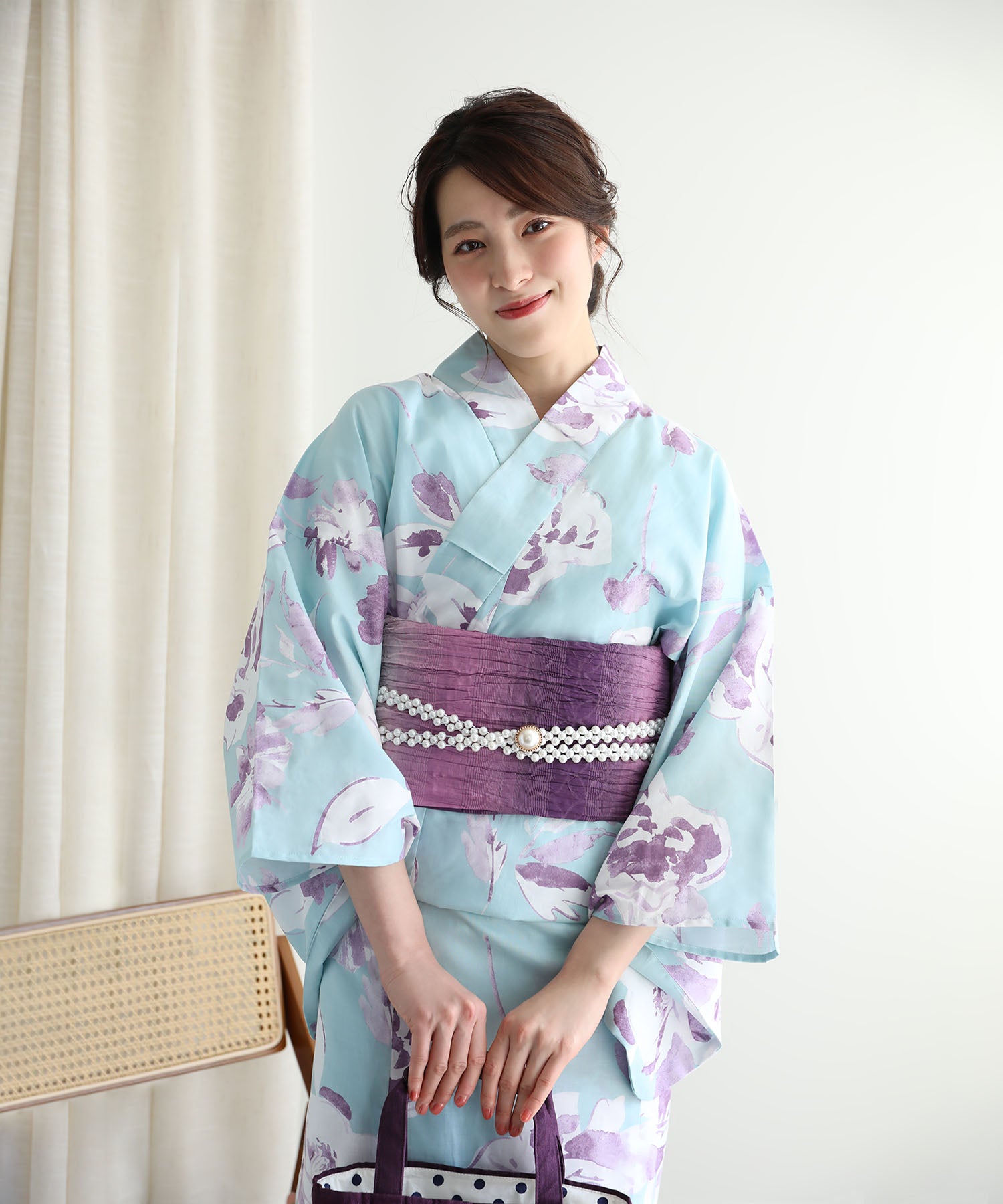 Floral Cotton Yukata 4-Piece Set: Yukata, Hecho Obi, Geta, Hair Ornament