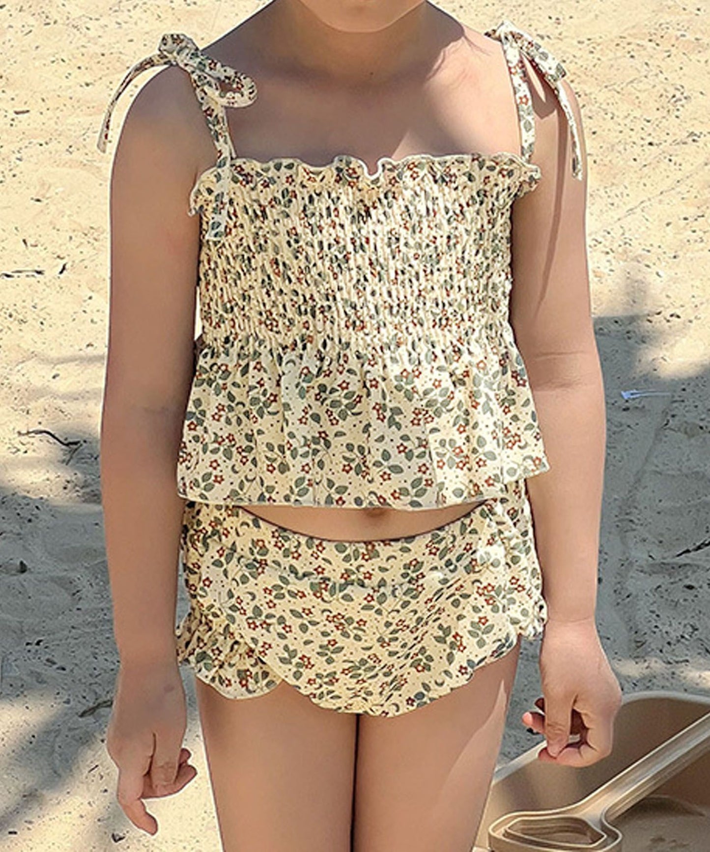 【aimoha-KIDS-】キッズ　花柄シャーリングビキニ　2点セット (SS)