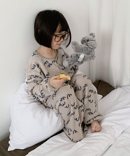 【aimoha-KIDS-】ふわもこドリーミーパジャマセット