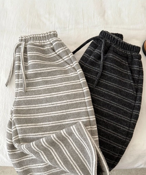 【aimoha-KIDS-】キッズ　裏起毛ボーダースウェットリラックスパンツ