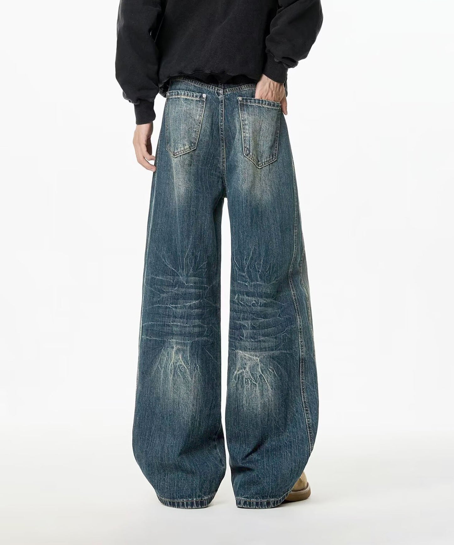 VINTAGE WASHED CURVED DENIM