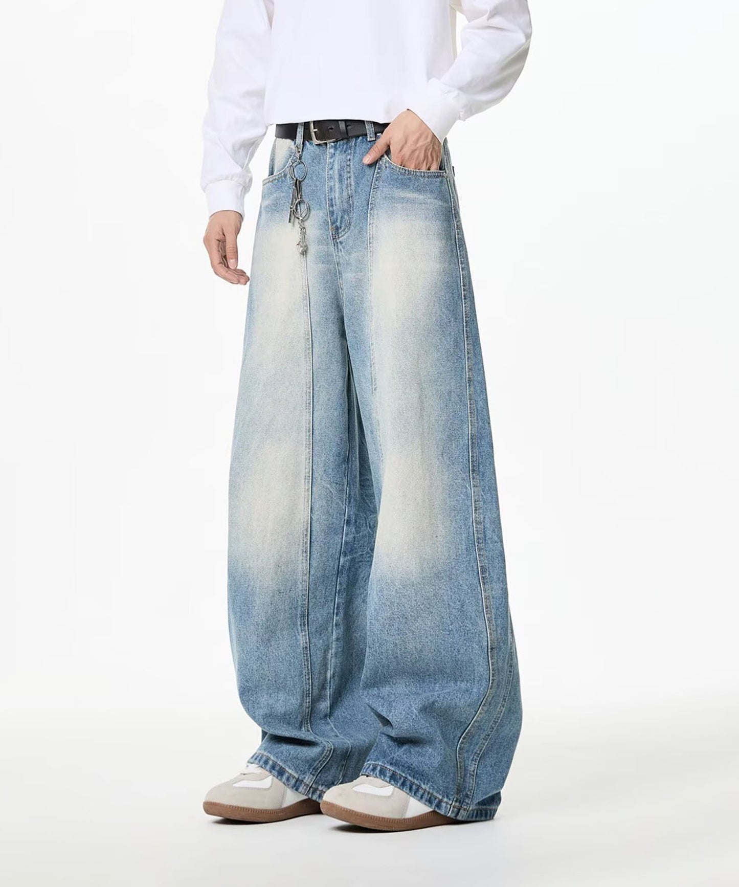 VINTAGE WASHED CURVED DENIM