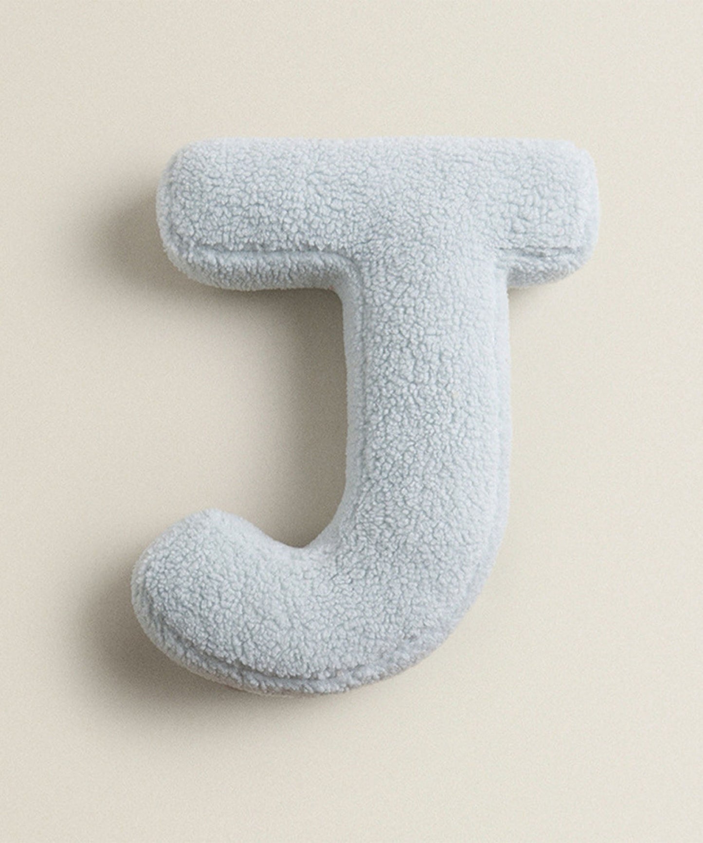 アルファベットイニシャルクッション