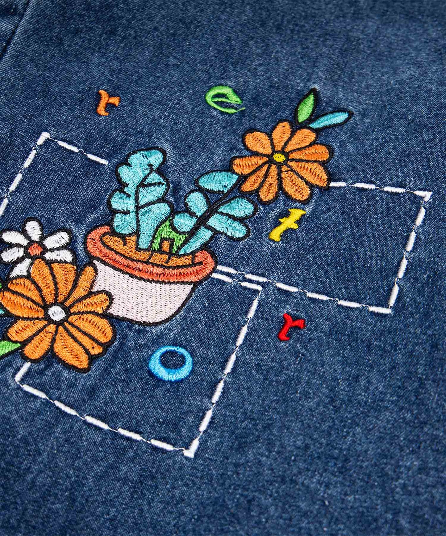 HOOK フラワーポット刺繍 × カラーボタン デニムシャツ ビッグシルエット
