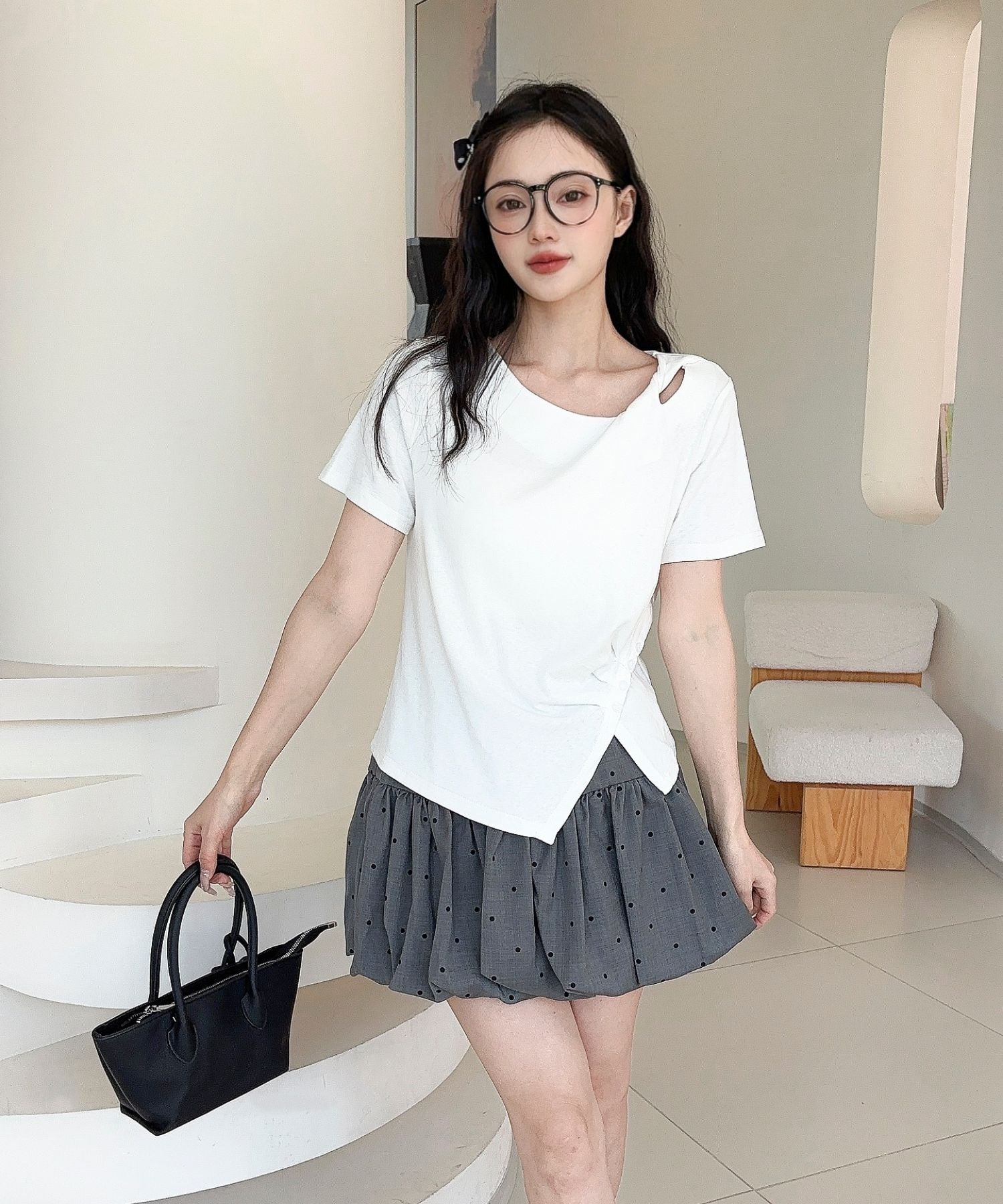 【Jasmine】カットアウトアシメトリーデザインTシャツ