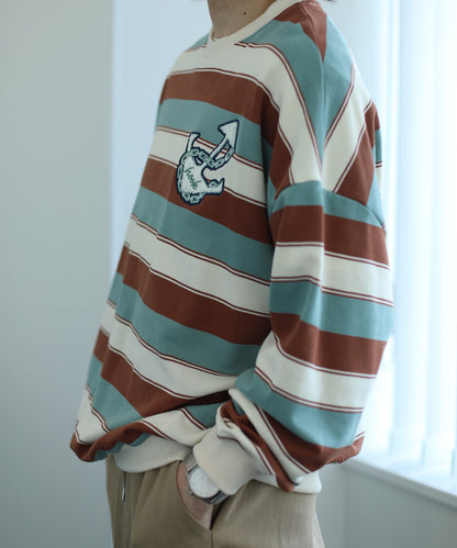 [HOOK -original-] Multi-border sweatshirt with retro style hook embroidery