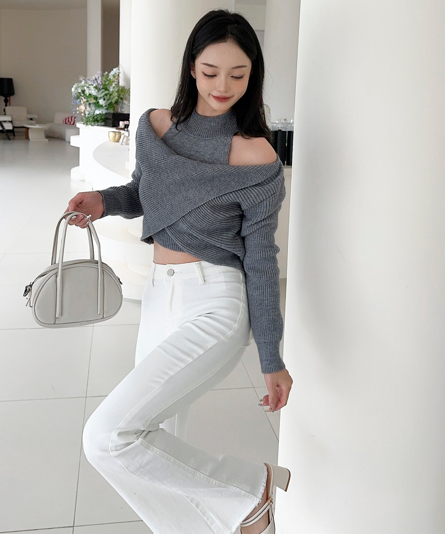 【Jasmine】ハイネック肩見せニットプルオーバー