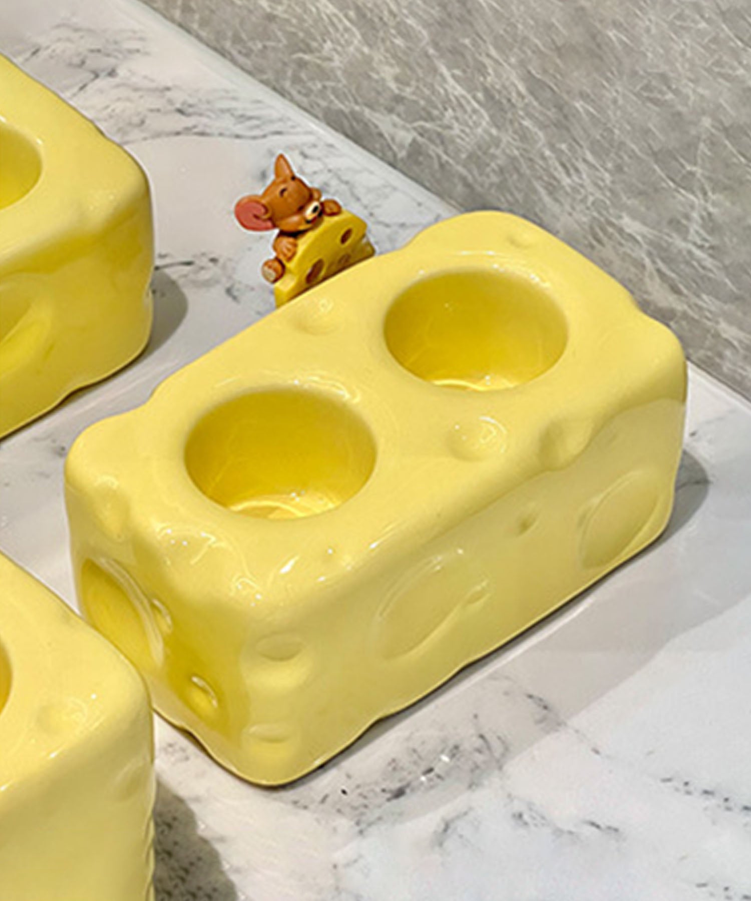 チーズ型歯ブラシスタンド