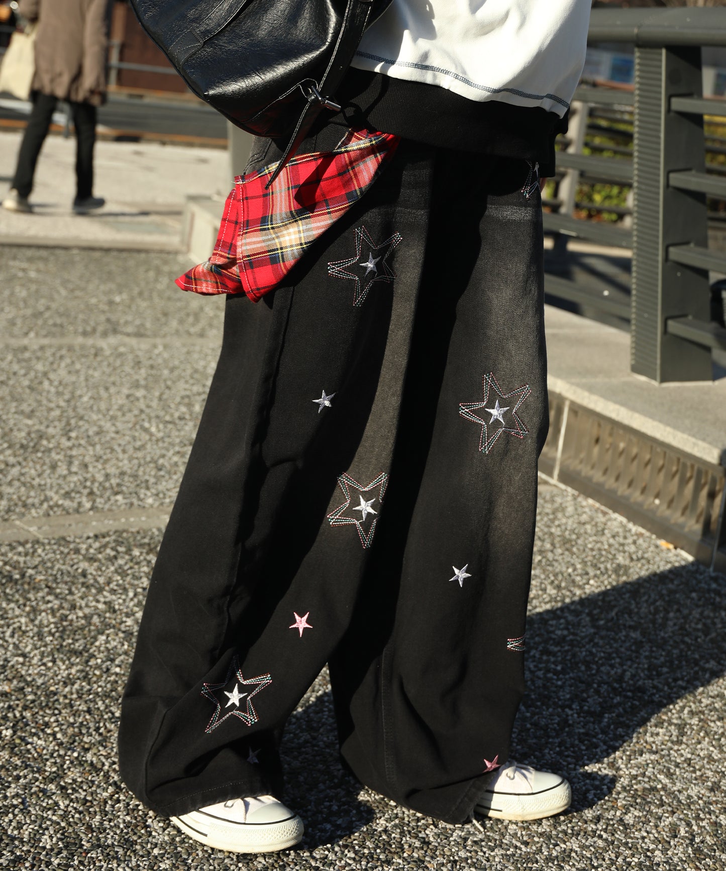 HOOK -select- 　スター刺繍デザイン ワイドデニムパンツ