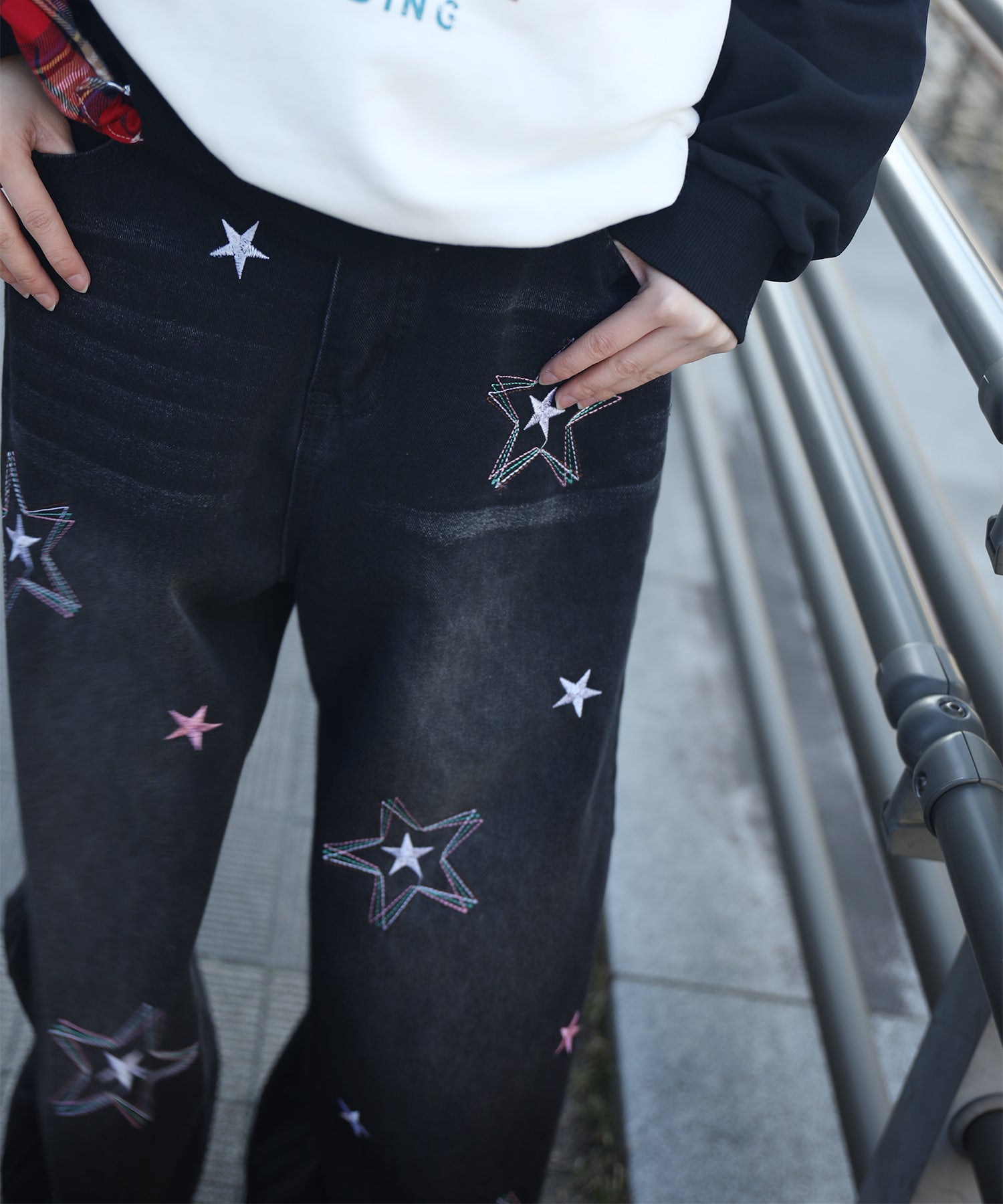 HOOK -select- 　スター刺繍デザイン ワイドデニムパンツ