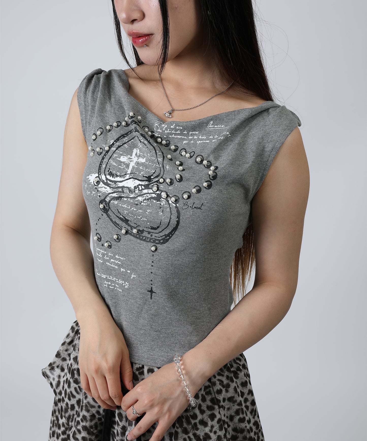 HOOK for girls クロス柄グラフィック オフショルダークロップドTシャツ