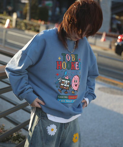 HOOK -original-　TO BE HOOKED グラフィックプリント スペックル生地 クルーネックスウェット