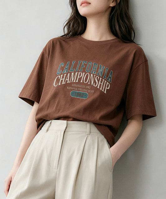aimoha/カレッジロゴプリントTシャツ