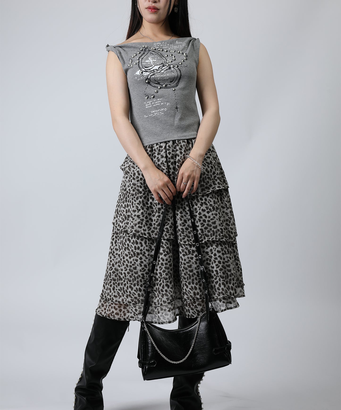 HOOK for girls クロス柄グラフィック オフショルダークロップドTシャツ