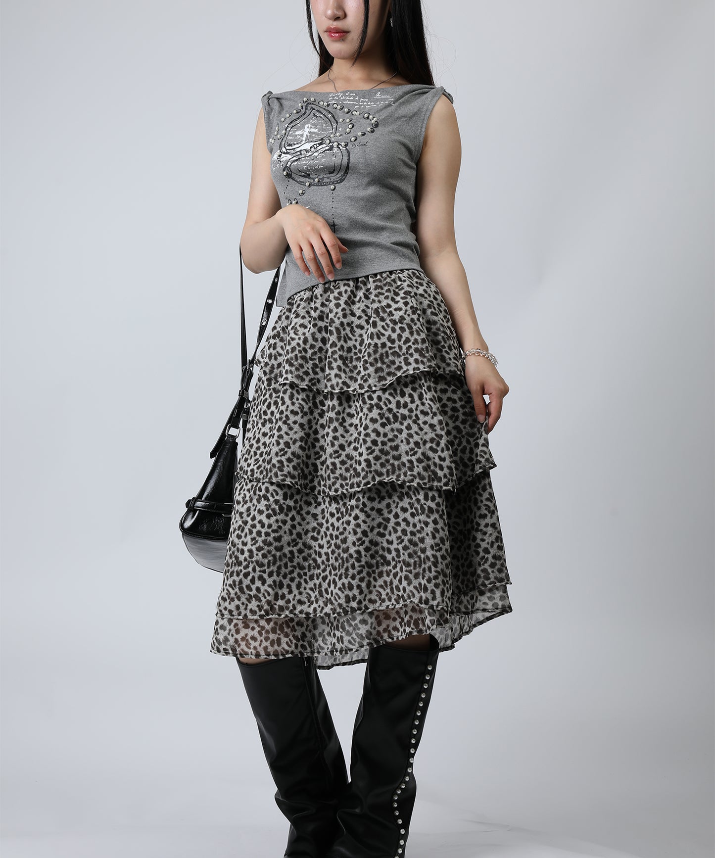 HOOK for girls クロス柄グラフィック オフショルダークロップドTシャツ