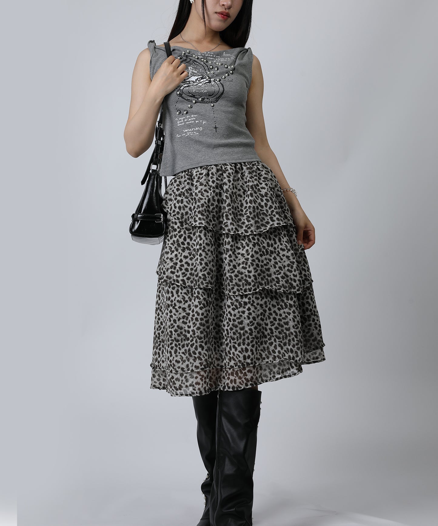 HOOK for girls クロス柄グラフィック オフショルダークロップドTシャツ