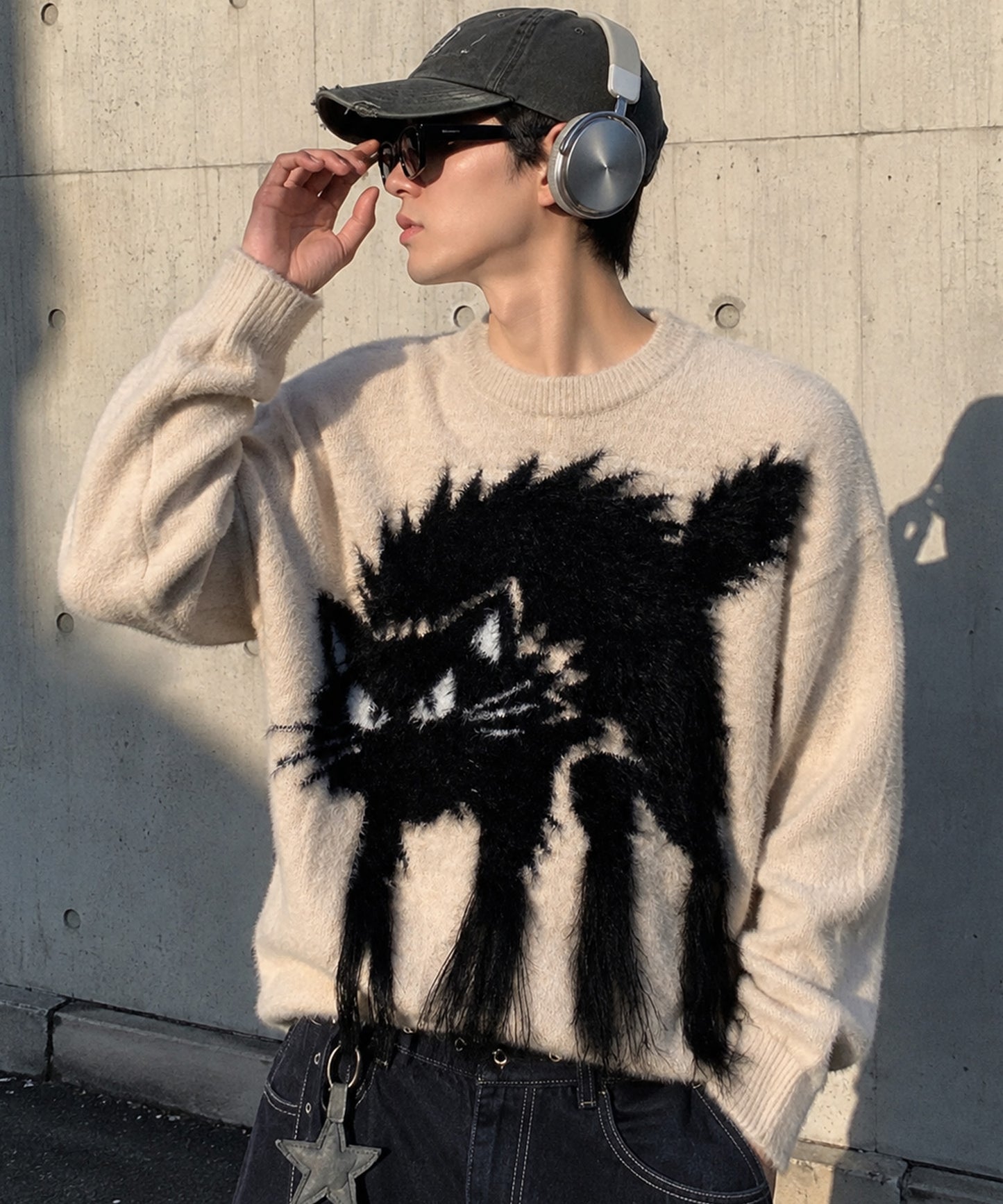 HOOK -original-　静電気で毛を逆立てる猫シャギーニットプルオーバー