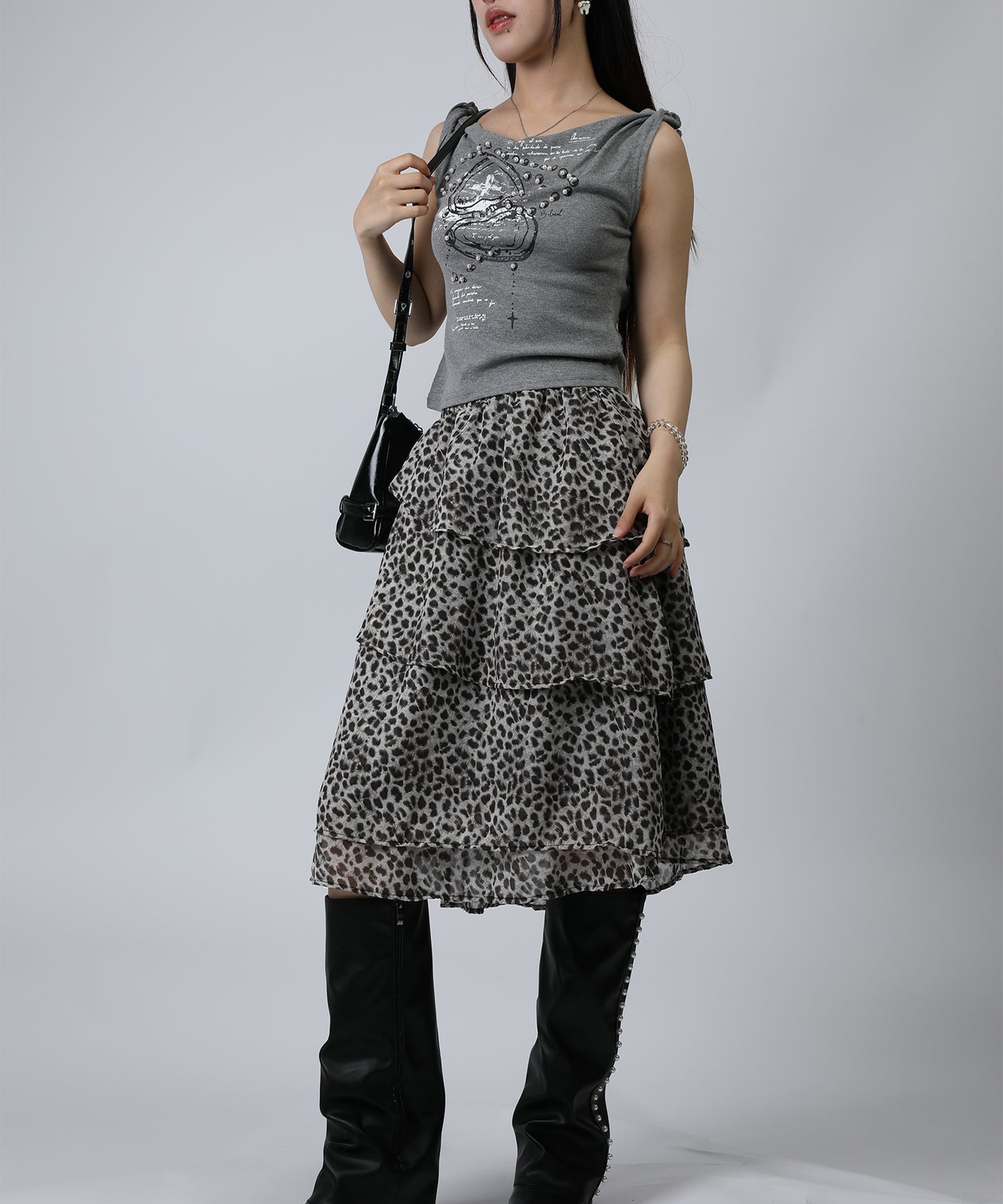 HOOK for girls クロス柄グラフィック オフショルダークロップドTシャツ