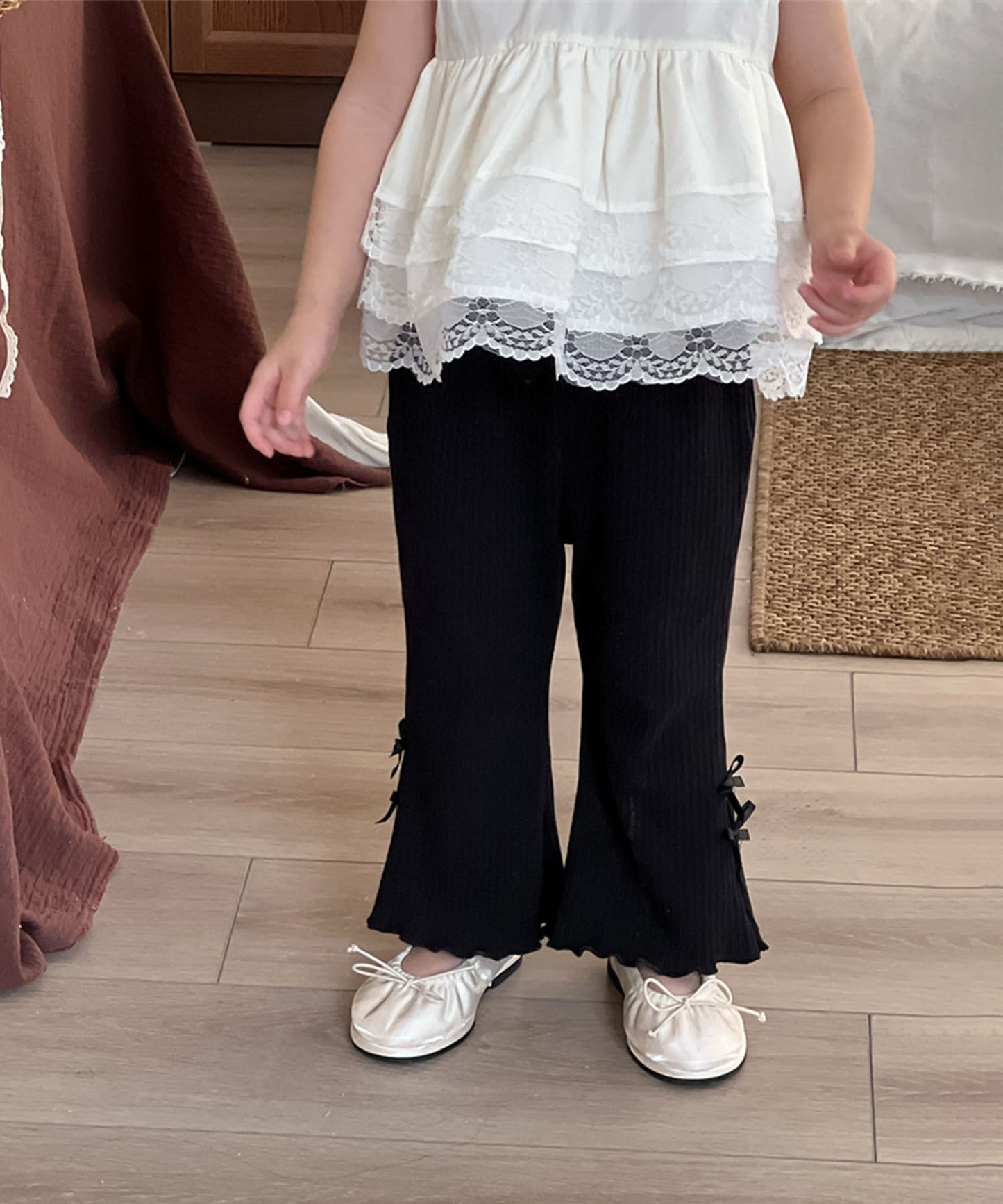 【aimoha-KIDS-】キッズ　サイドリボンリブフレアパンツ