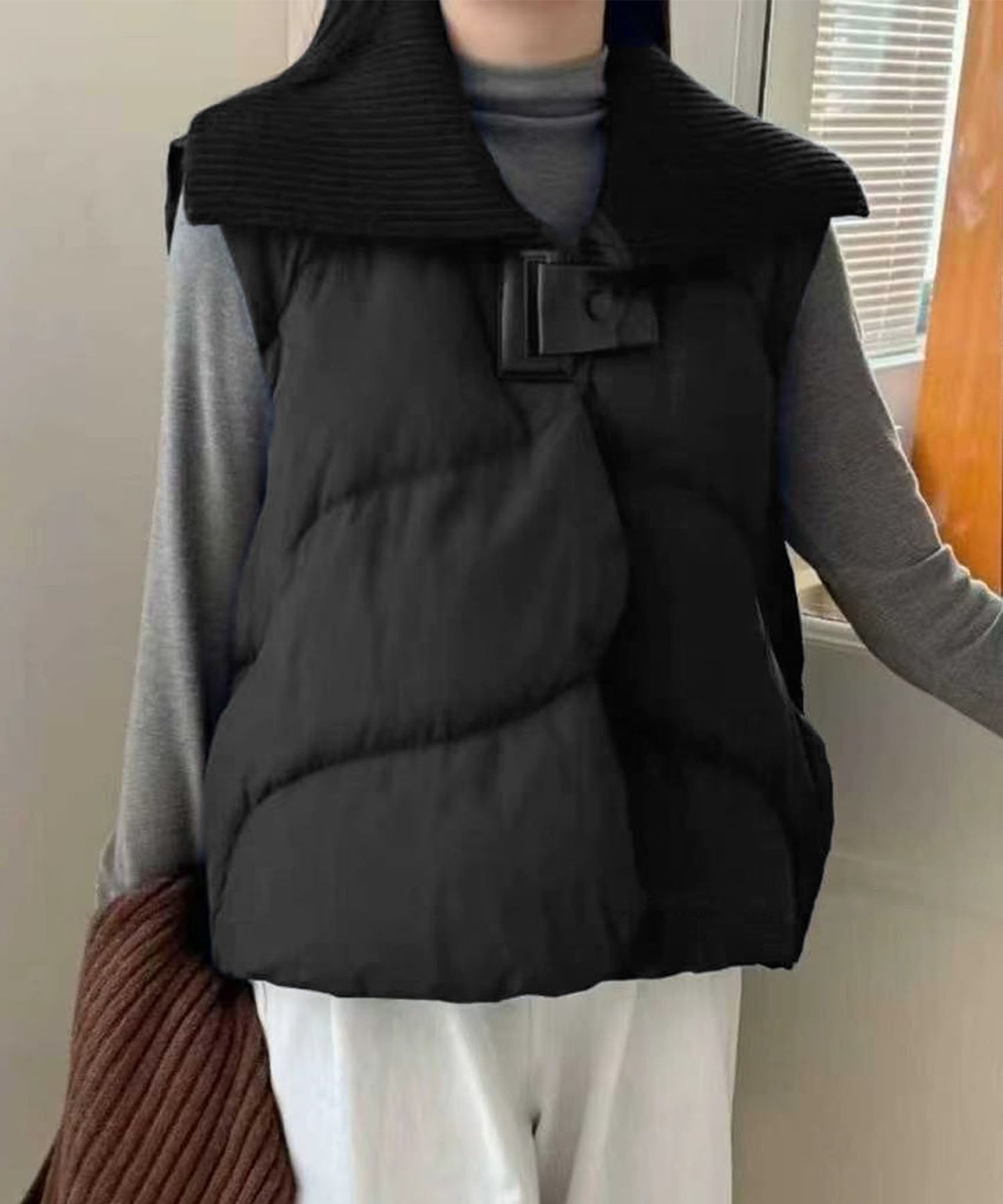 ニット衿ショートダウンベスト