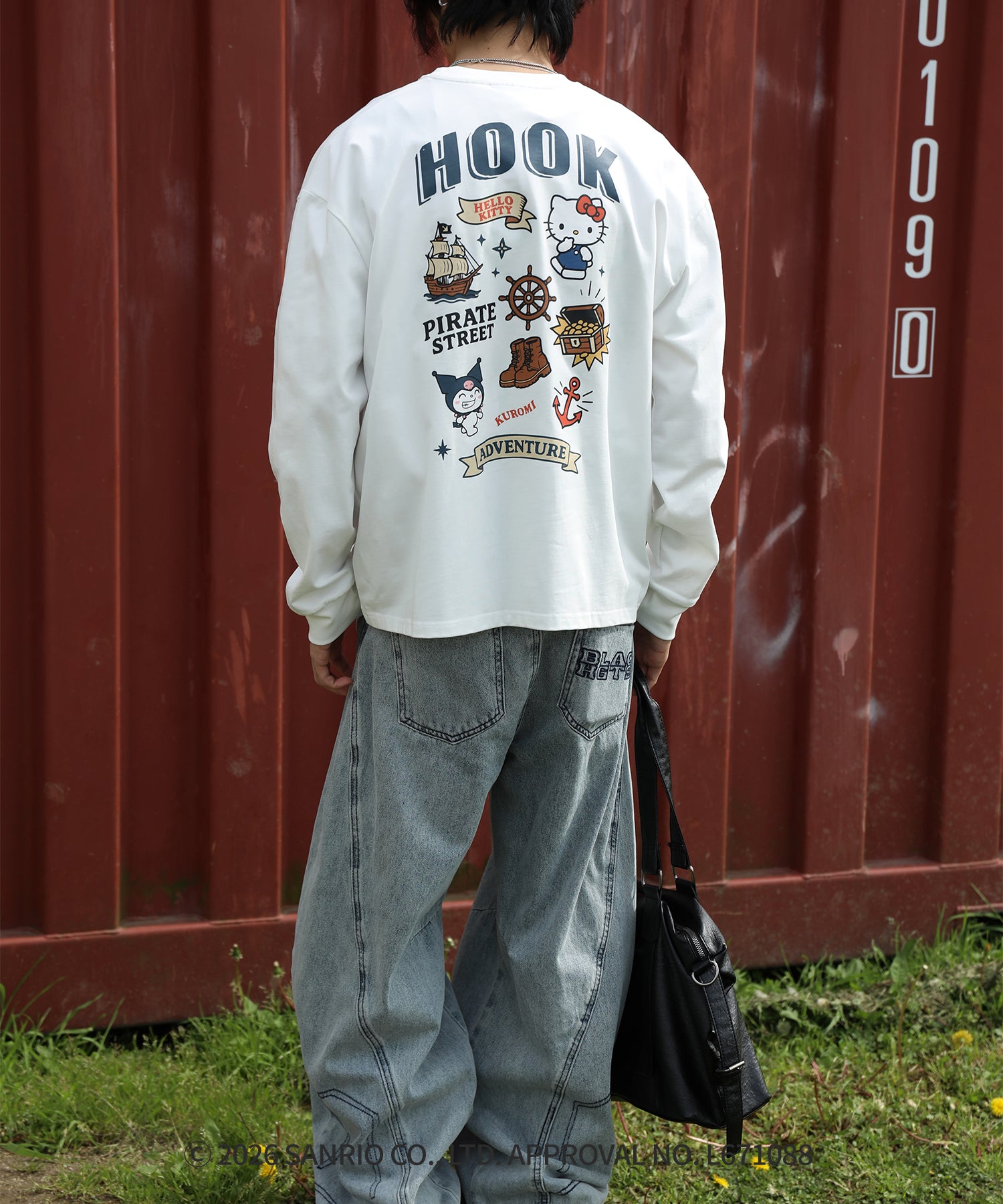 HOOK -original-　サンリオキャラクターズ コラボ バックプリントロンTEE