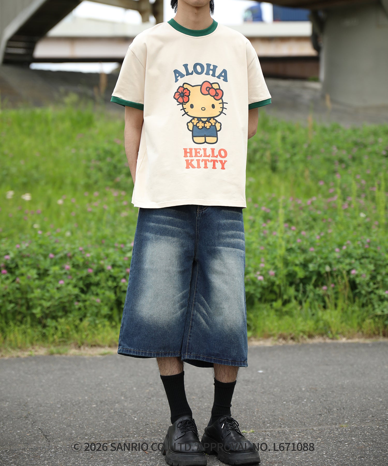 HOOK -original-　サンリオキャラクターズ コラボ バイカラープリントリンガーTシャツ