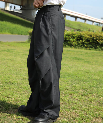タックカーブワイドパンツ