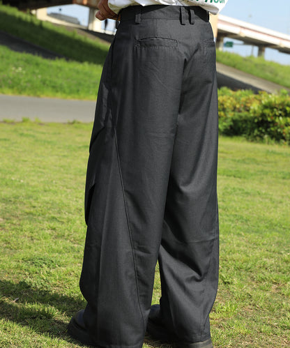 タックカーブワイドパンツ