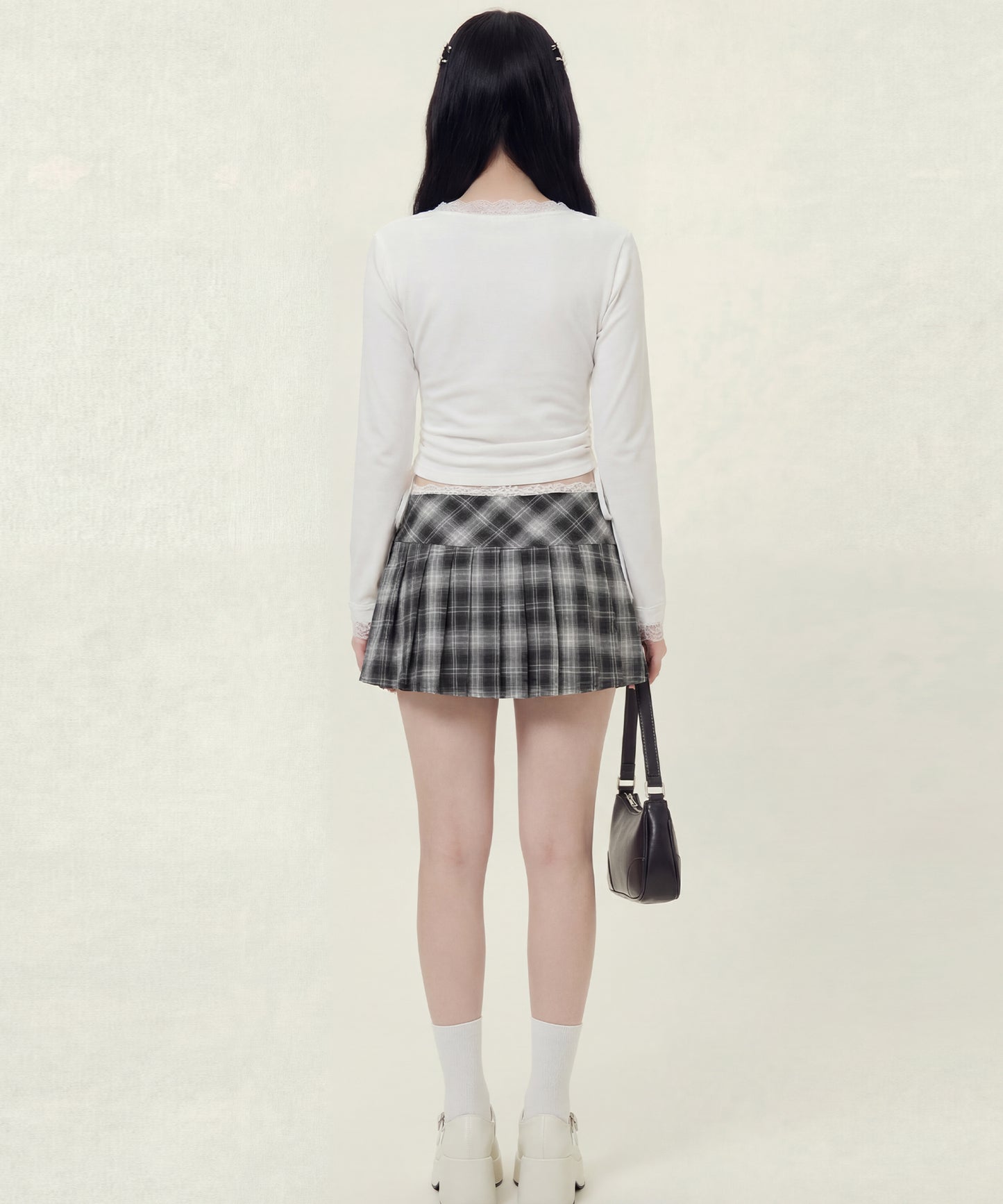 HOOK　for girls -original-　レースVネックプリントシャーリングトップス