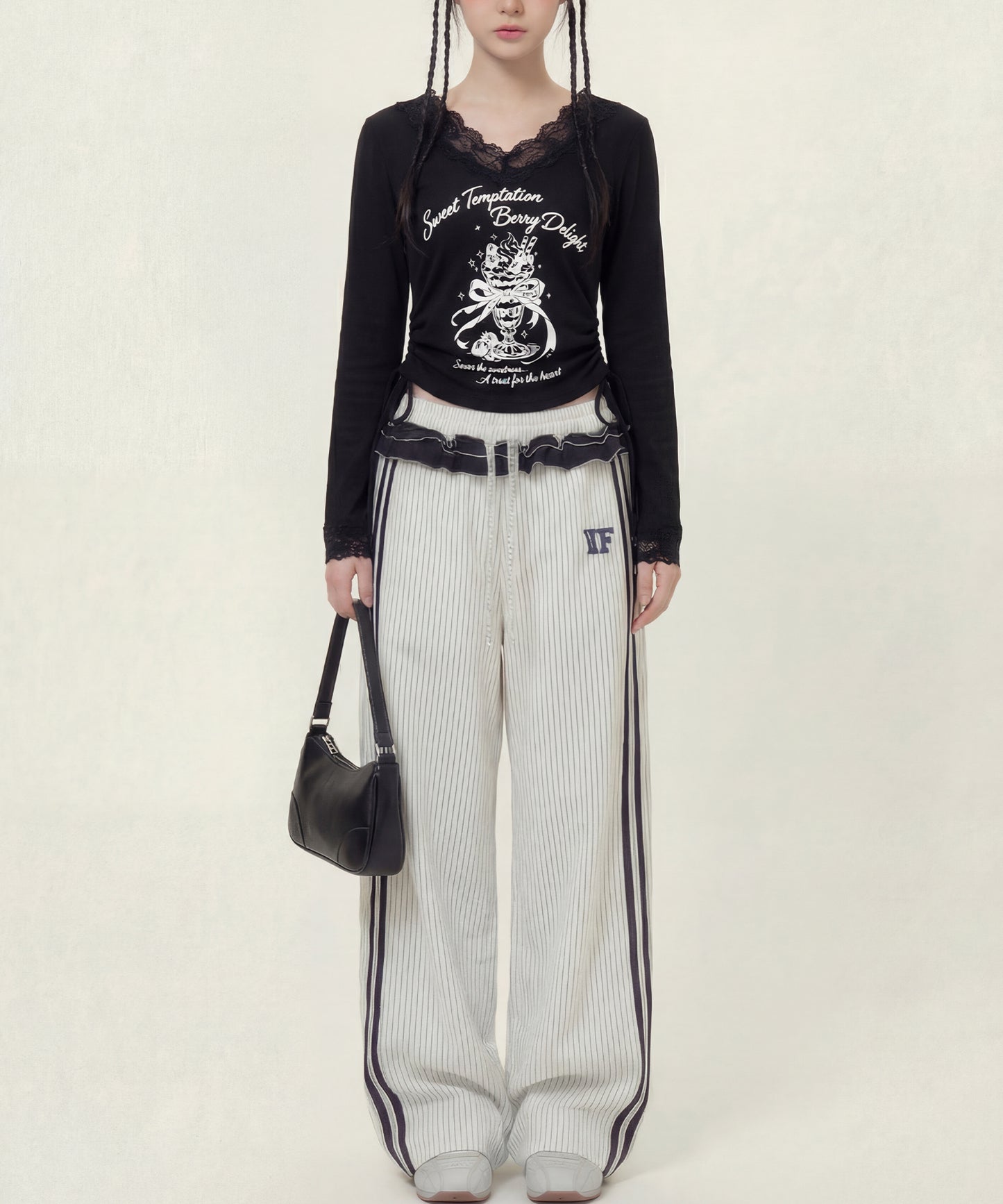 HOOK　for girls -original-　レースVネックプリントシャーリングトップス