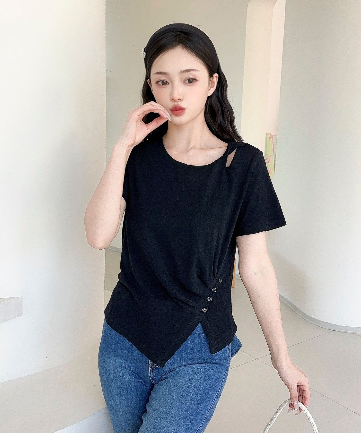 【Jasmine】カットアウトアシメトリーデザインTシャツ