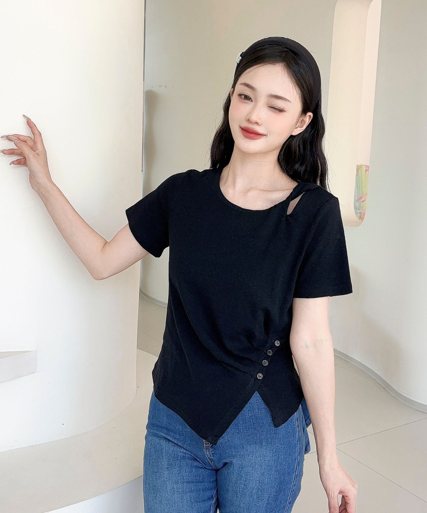 【Jasmine】カットアウトアシメトリーデザインTシャツ