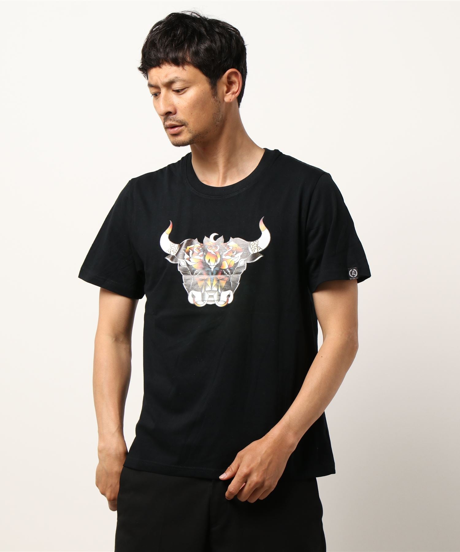 カラフルアートプリントTシャツ