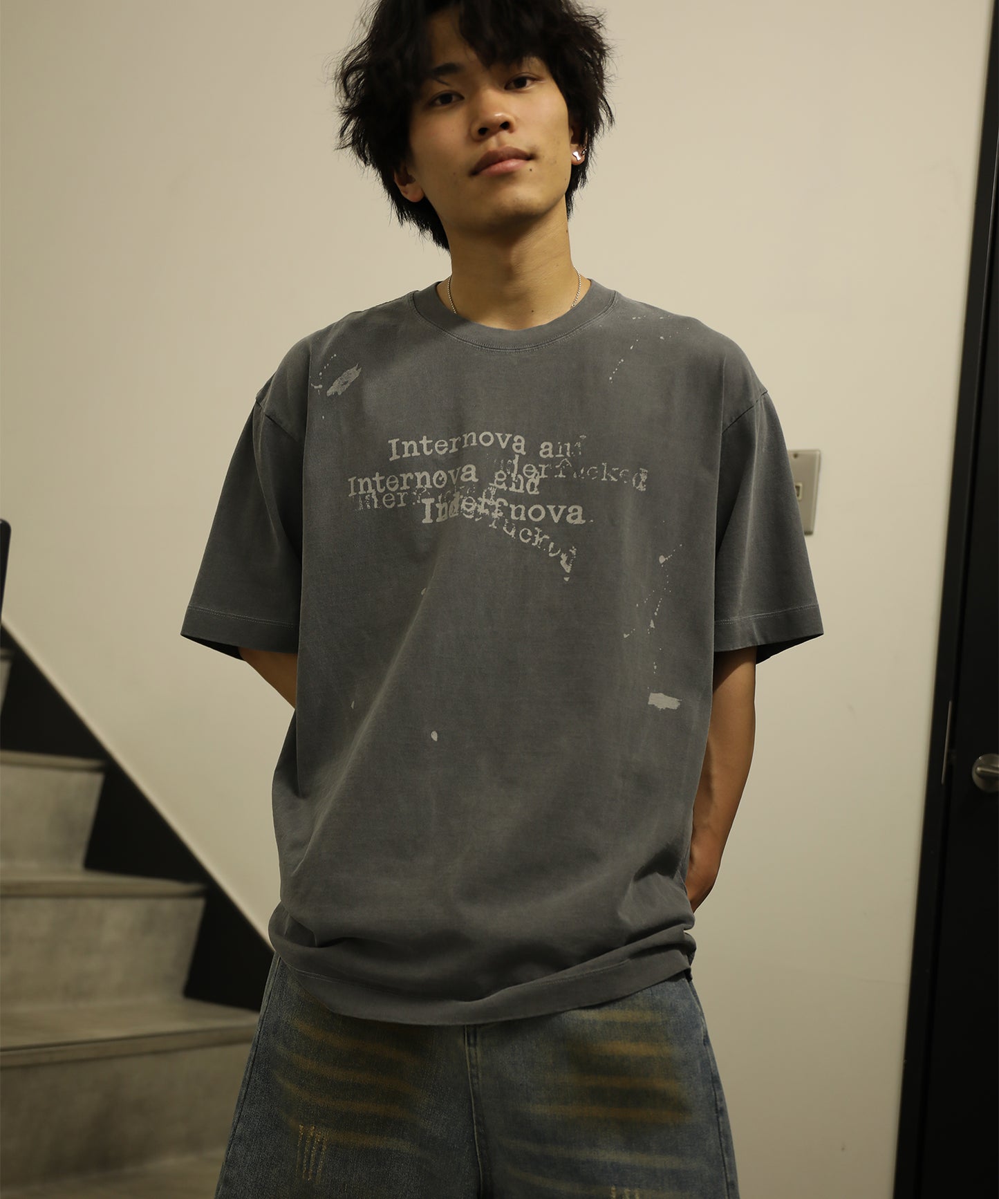 HOOK タイプライター × ペイントスプラッシュ ウォッシュ オーバーサイズT (SS)