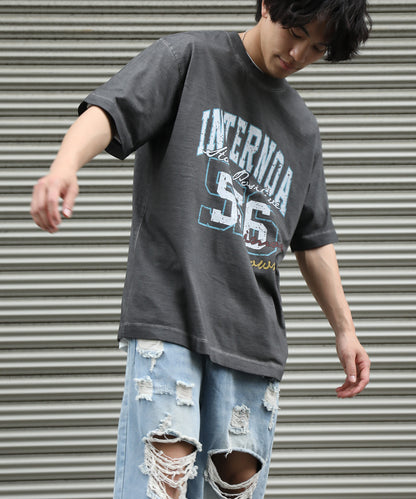 HOOK カレッジ × ナンバリング ウォッシュ オーバーサイズT (SS)